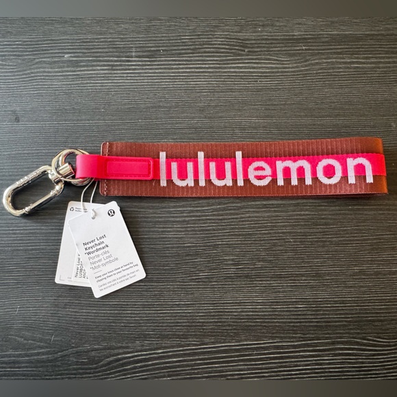 NWT Lululemon Never Lost Keychain Wordmark - Picture 5 of 7
